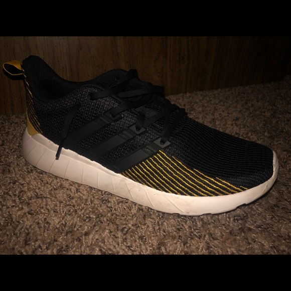 Adidas Questar Flow size 12 - Picture 1 of 5